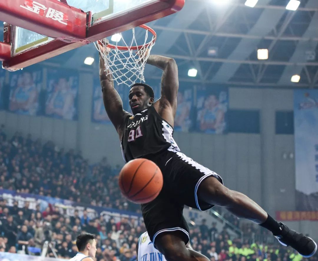 世俱杯2025-包含决赛战役即将开战,胜负难分一触即发的词条