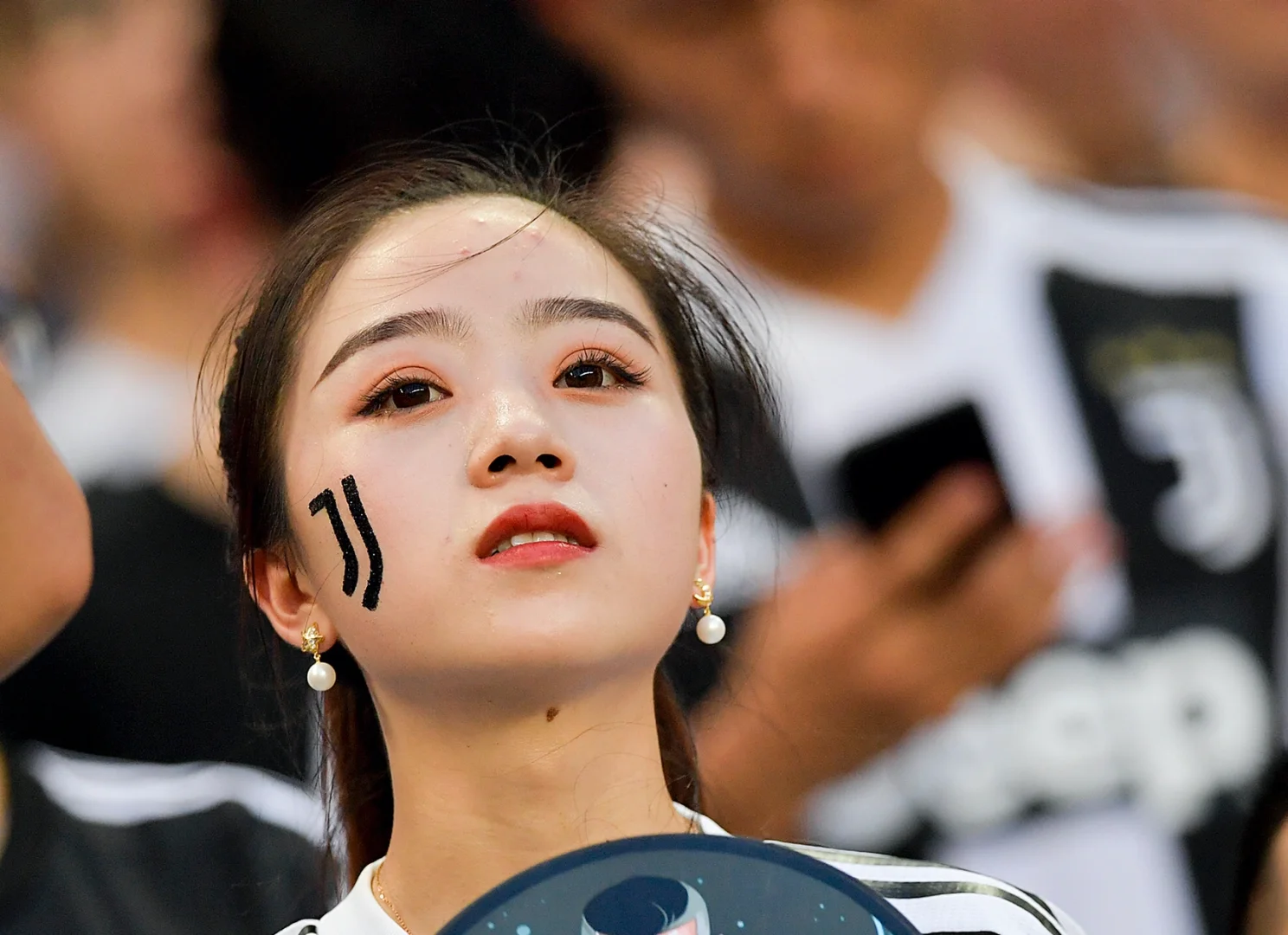 世俱杯奖金-结束争斗!选手笑逐颜开荣耀登台