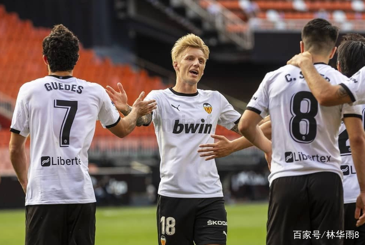 世俱杯-包含华伦西亚客场胜利,继续冲刺联赛前列的词条