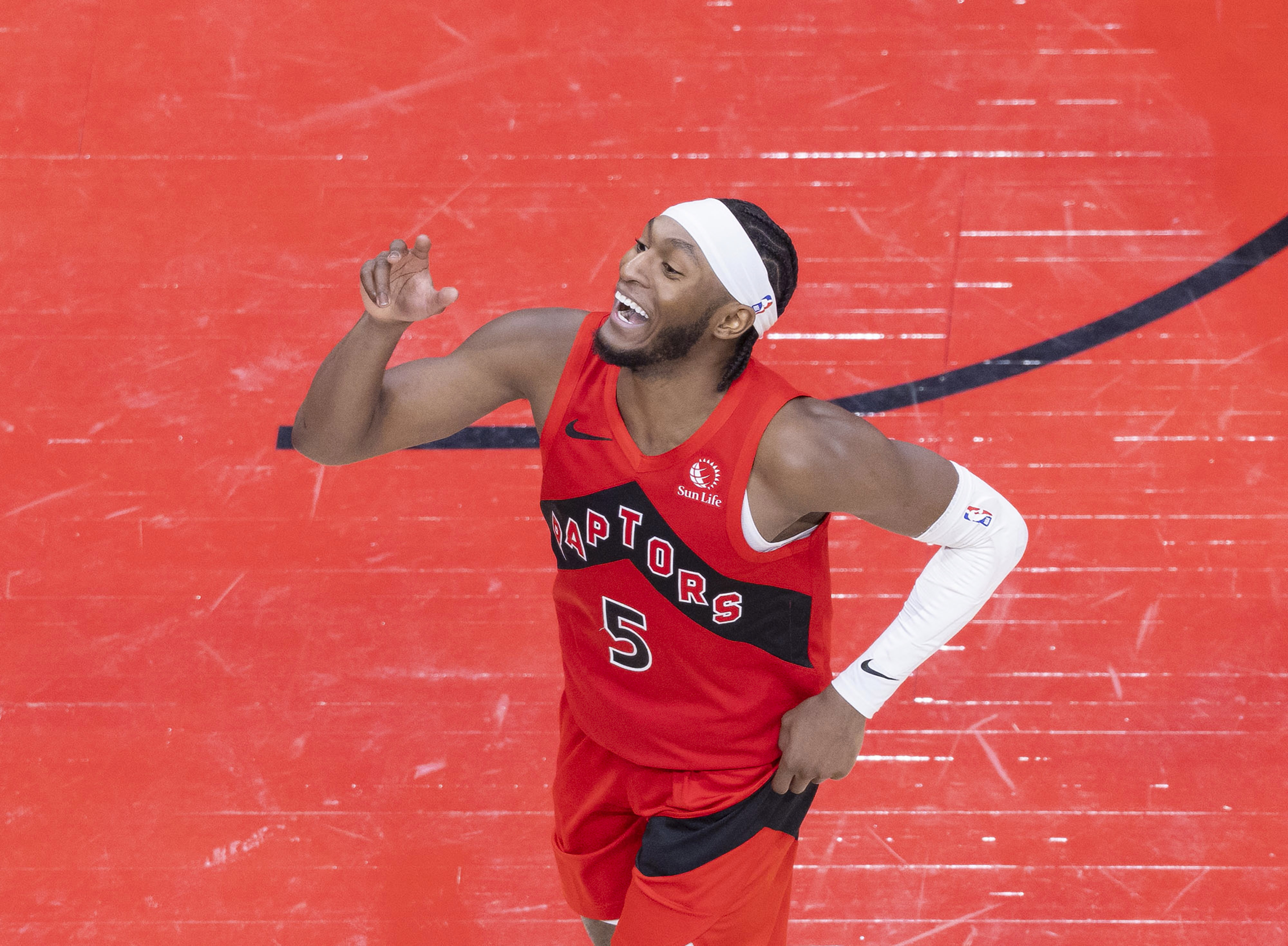 世俱杯直播-猛龙队连续三战告捷,暂时领跑东部