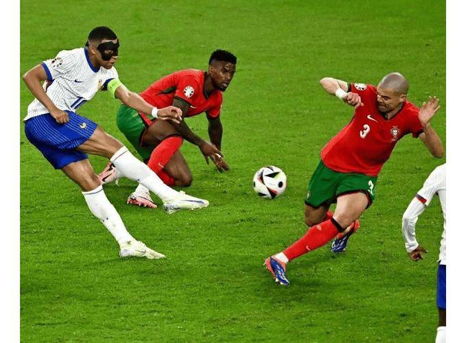 关于欧国联比赛强强碰撞，冠军之争引爆世界瞩目的信息