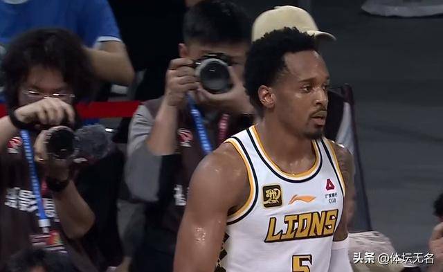 半场瞬间反转!比赛节奏紧凑激动人心的简单介绍 半场瞬间反转!比赛节奏紧凑激动人心的简单介绍