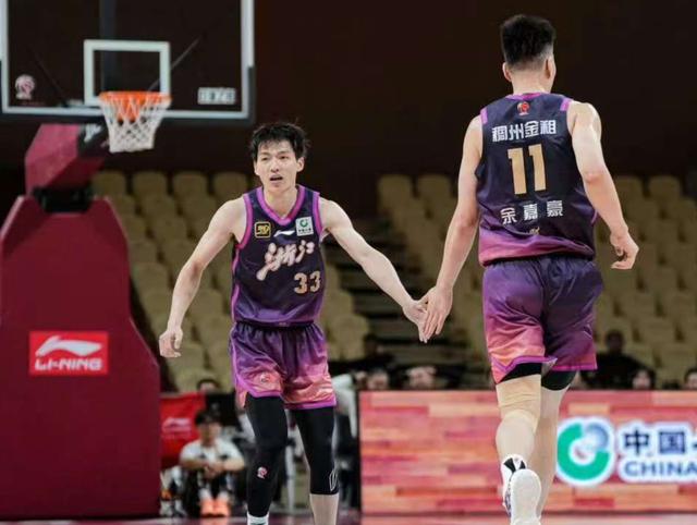 吉林男篮客场大胜青岛队,晋级季后赛! 吉林男篮客场大胜青岛队,晋级季后赛!