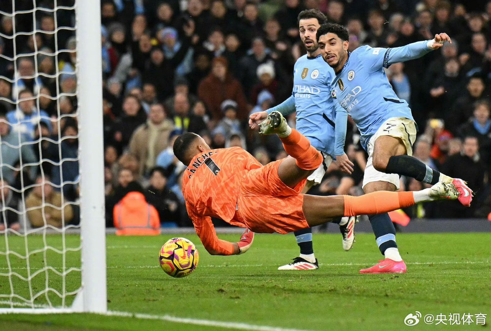 包含曼城主场失利，主帅誓言下一场全力复仇的词条