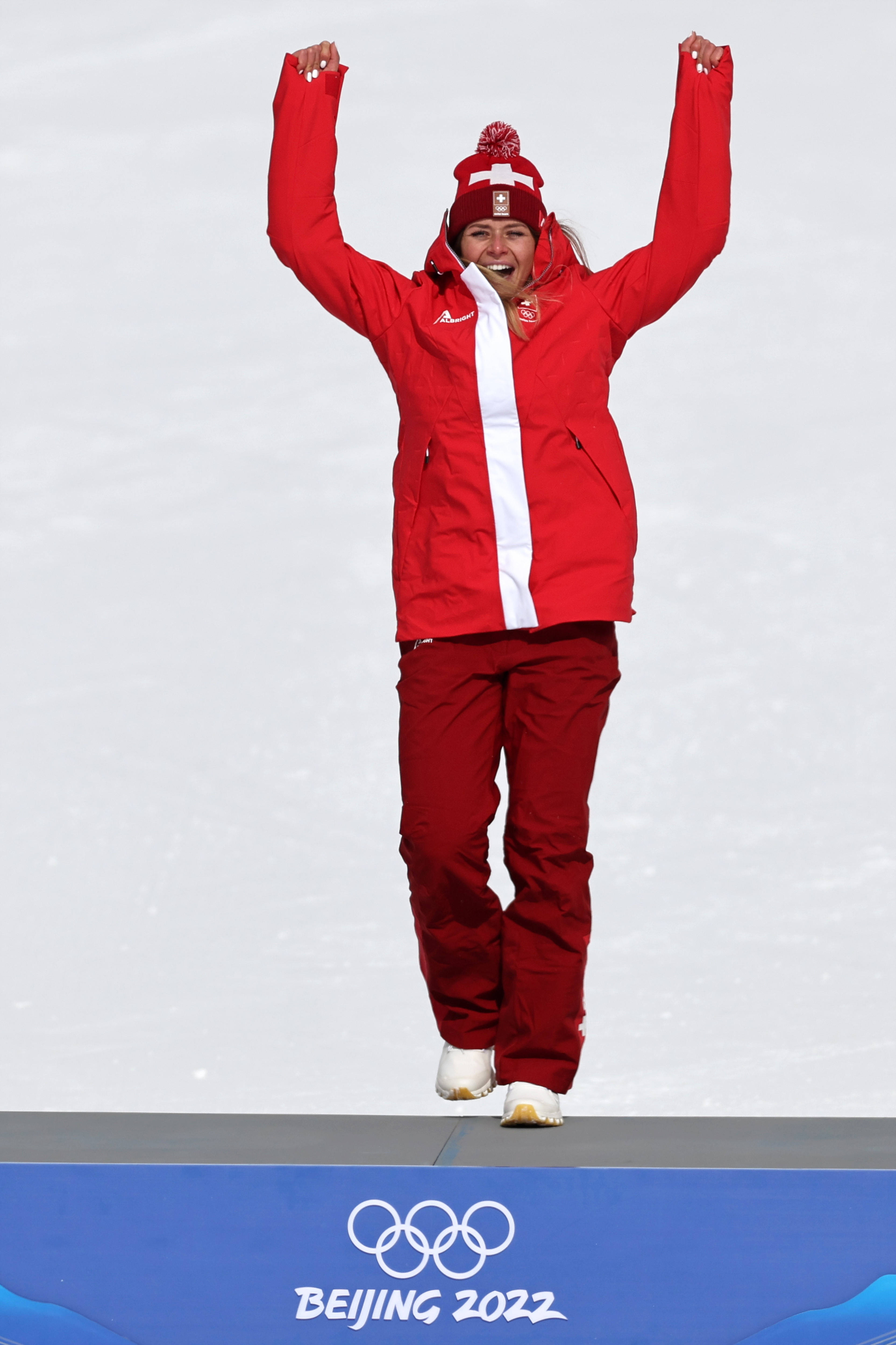 高山滑雪比赛中瑞士选手表现出色