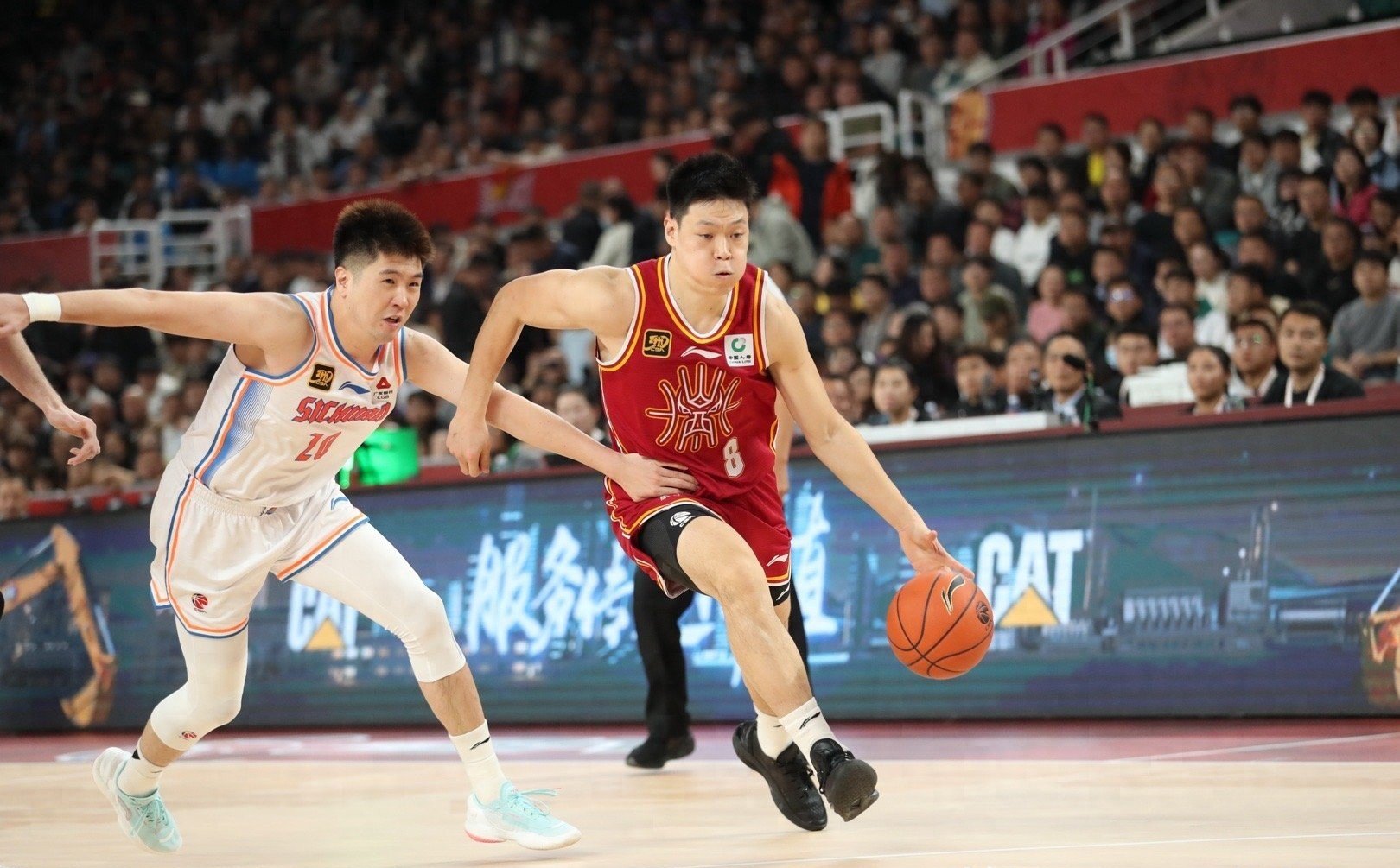 关于客队施展坚决防守，主场球队难以攻破的信息