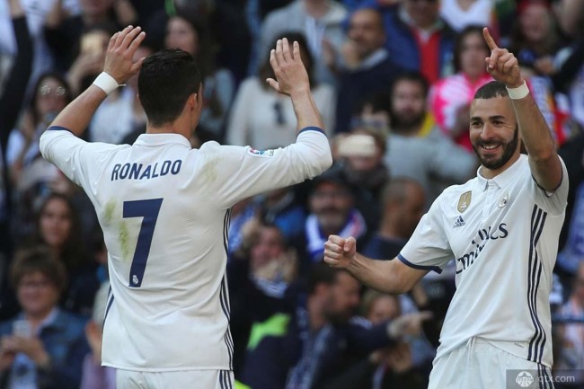 世俱杯分组-罗马前锋展现锋芒，单骑匹马带领球队取胜