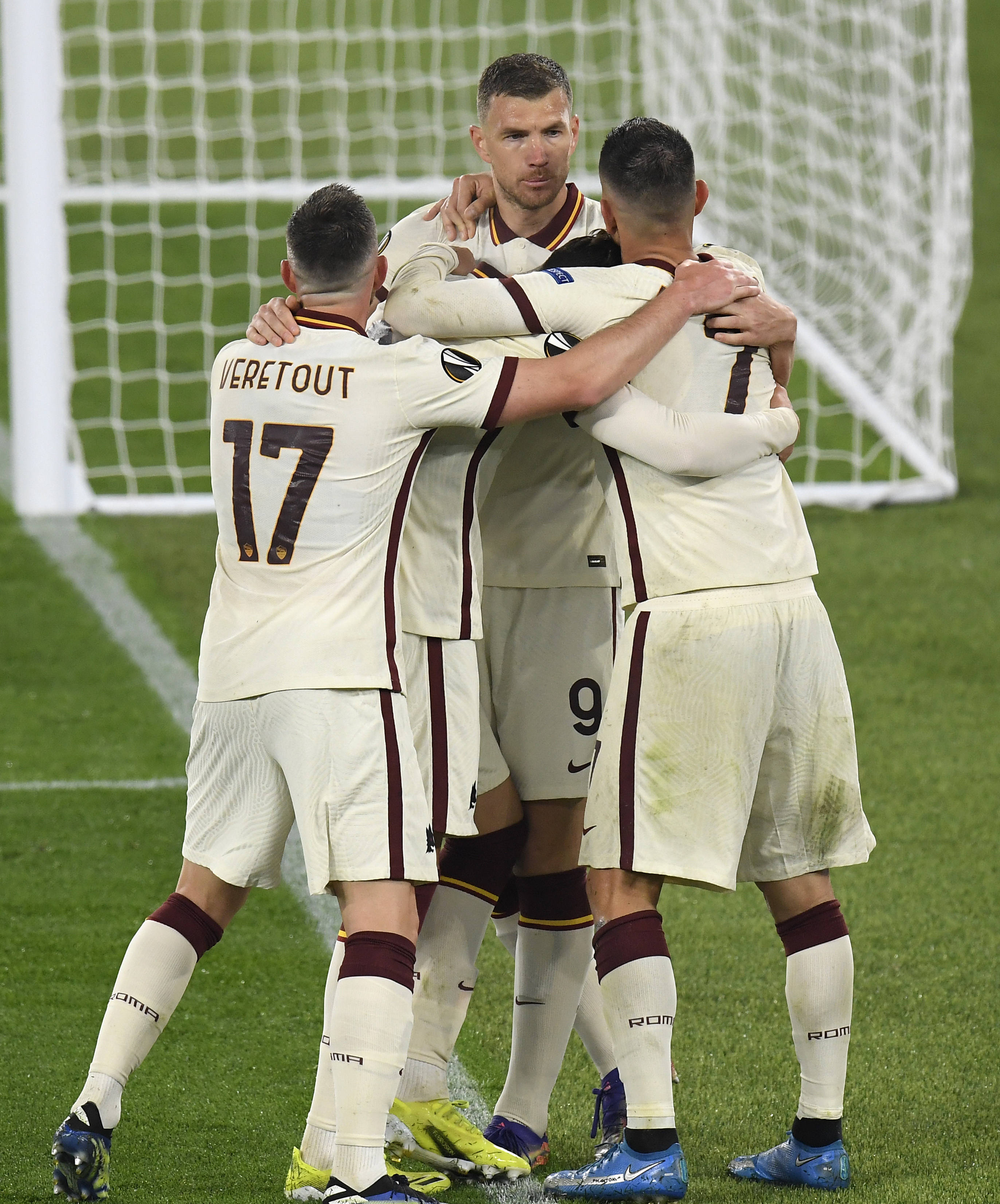 阿贾克斯战平面临复赛，范德比克力挽狂澜的简单介绍