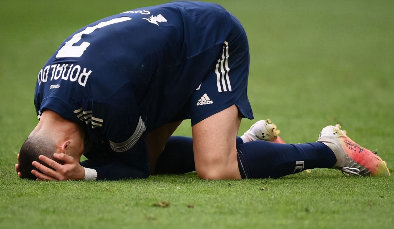 世俱杯改制-那不勒斯客场大胜，连胜气势如虹