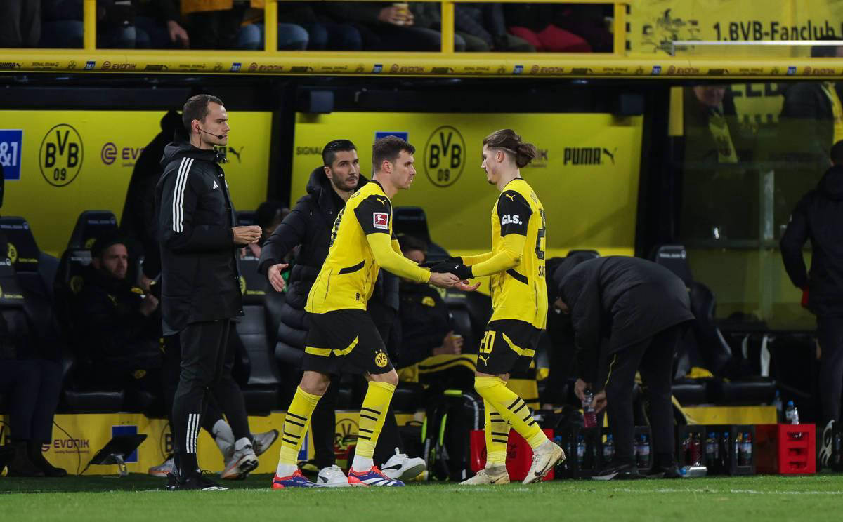 世俱杯-包含云达不来梅获胜多特蒙德大放异彩的词条