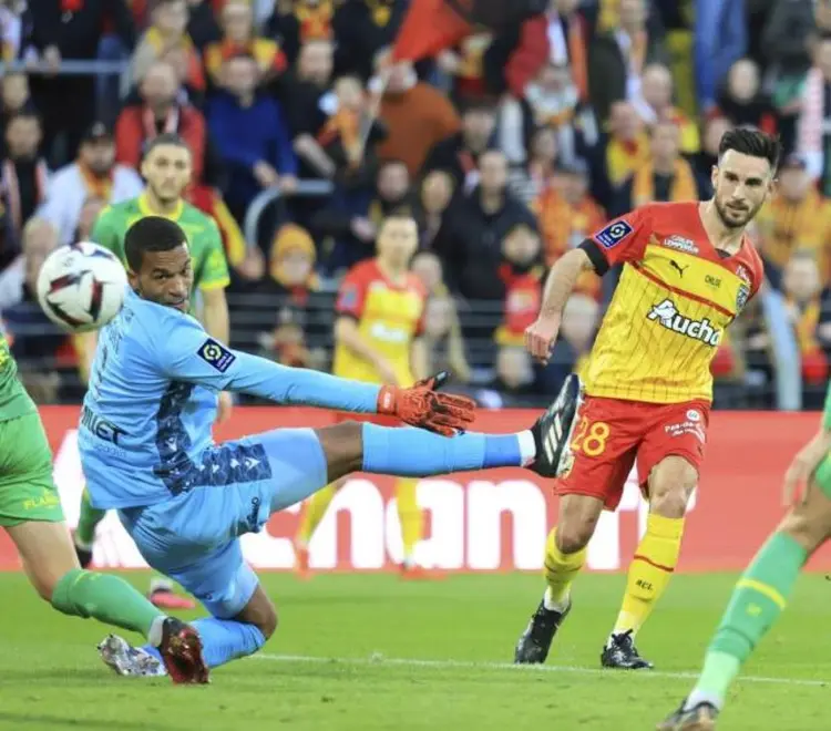 南特遭遇惨败，需积极调整