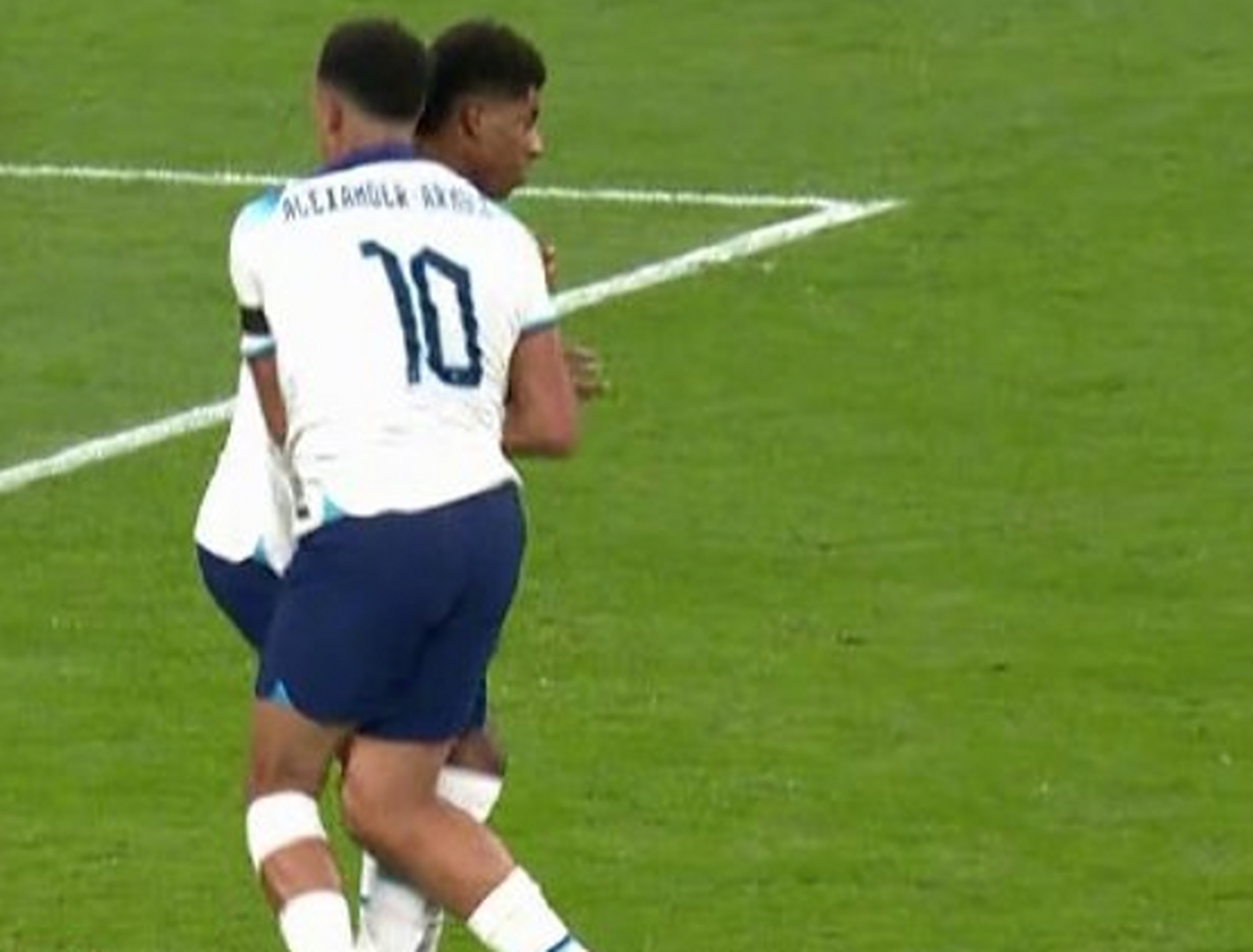 曼联球员遭遇严重伤病,无法参与比赛 曼联球员遭遇严重伤病,无法参与比赛