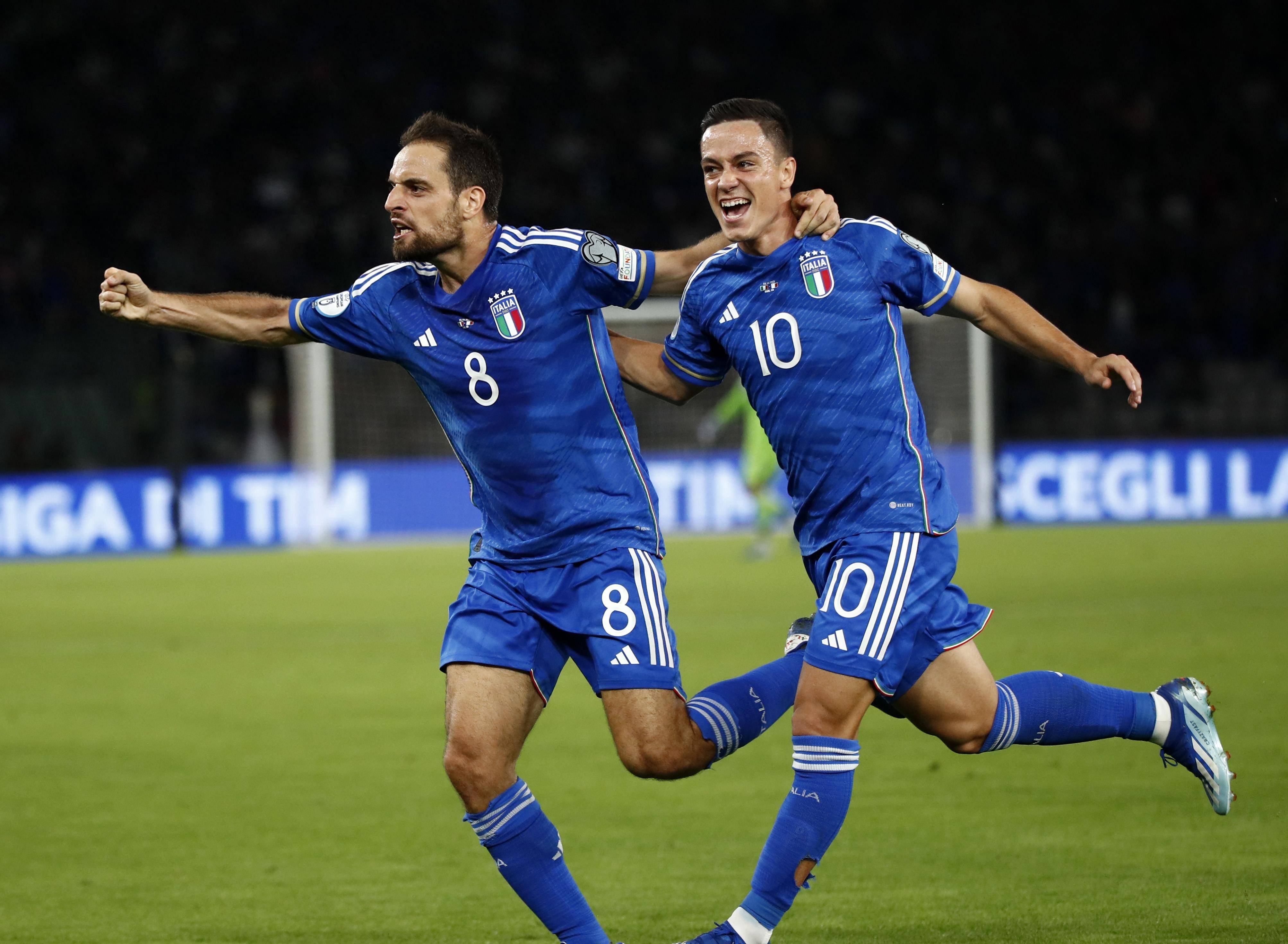 欧预赛中球员们用实力征服全场观众 欧预赛中球员们用实力征服全场观众