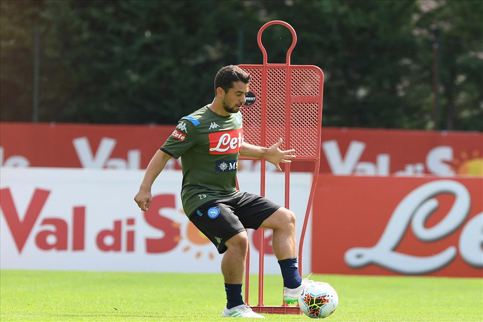 战术调整奏效,那不勒斯取得惊人胜利 战术调整奏效,那不勒斯取得惊人胜利