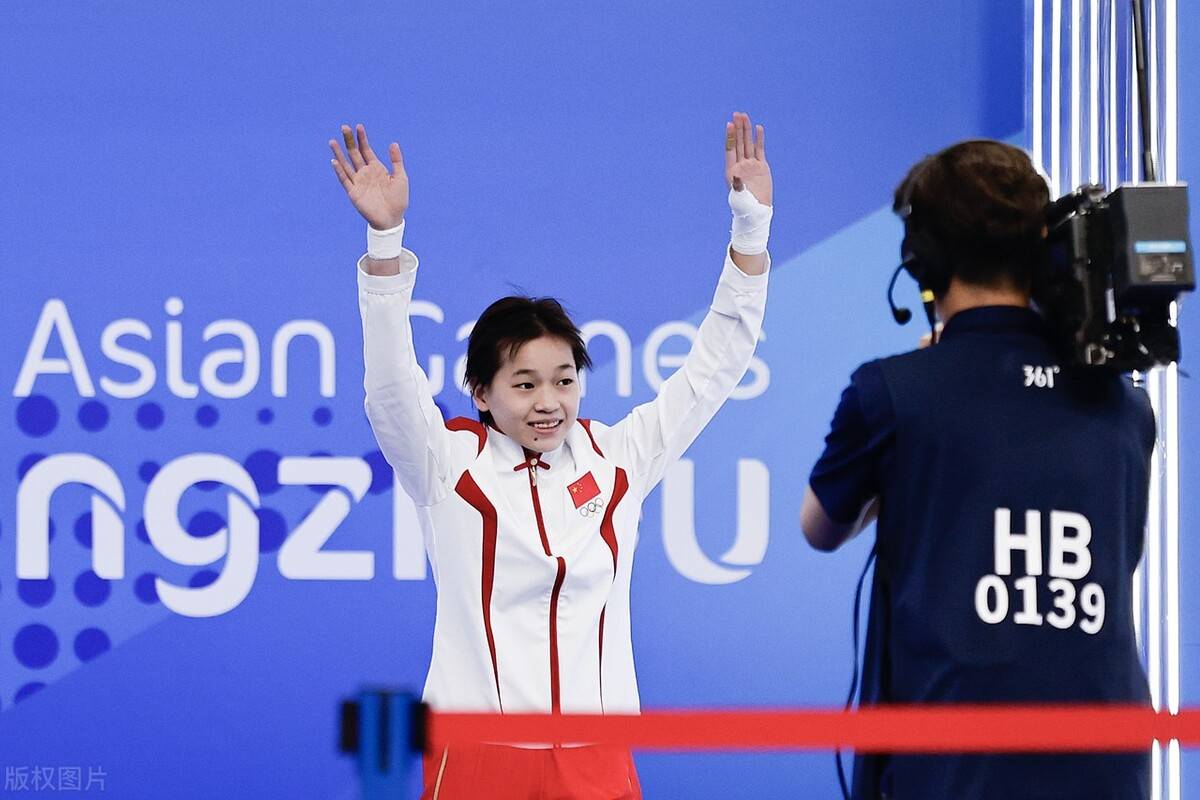 球队主控场上调令动作横空出世,总教练意外大呼神 球队主控场上调令动作横空出世,总教练意外大呼神