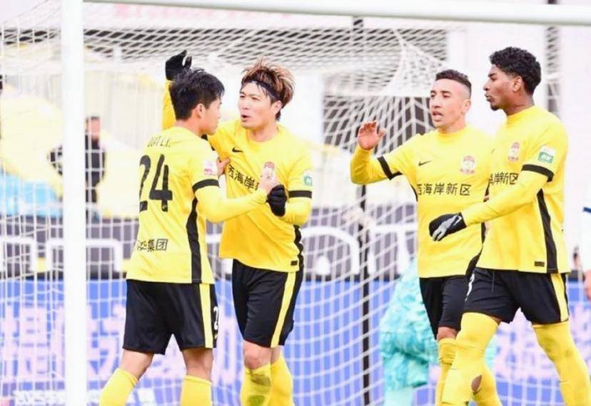 世俱杯参赛资格-球员战术精湛,攻守兼备开启新一轮比拼