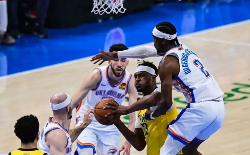 NBA总决赛战火重燃,球迷狂热期待! NBA总决赛战火重燃,球迷狂热期待!