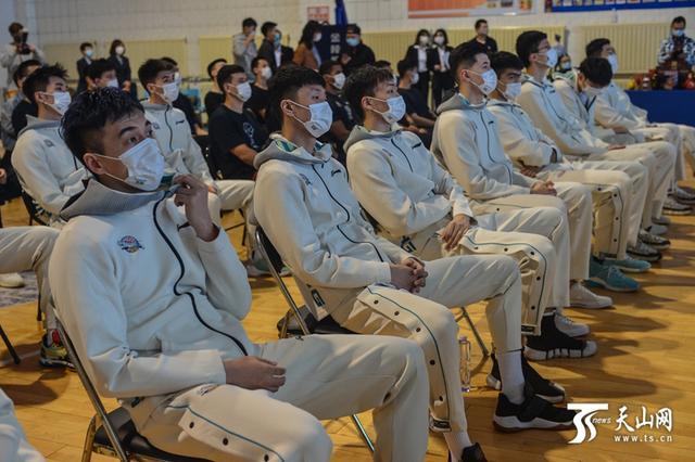 阵容大变动!新赛季将谁掀起打破传统的风暴?的简单介绍 阵容大变动!新赛季将谁掀起打破传统的风暴?的简单介绍