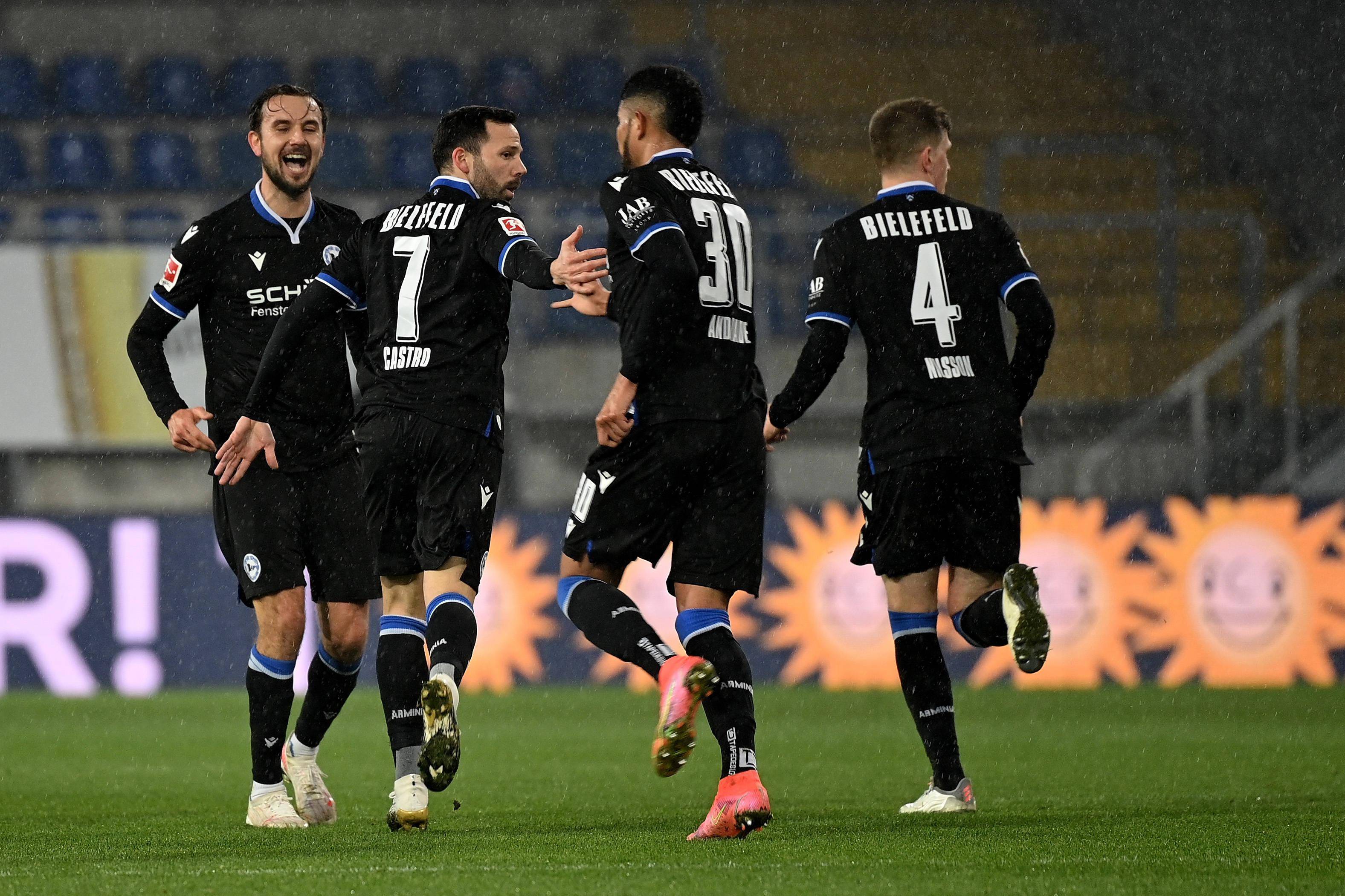 包含不莱梅取得胜利,球队战术配合默契的词条 包含不莱梅取得胜利,球队战术配合默契的词条