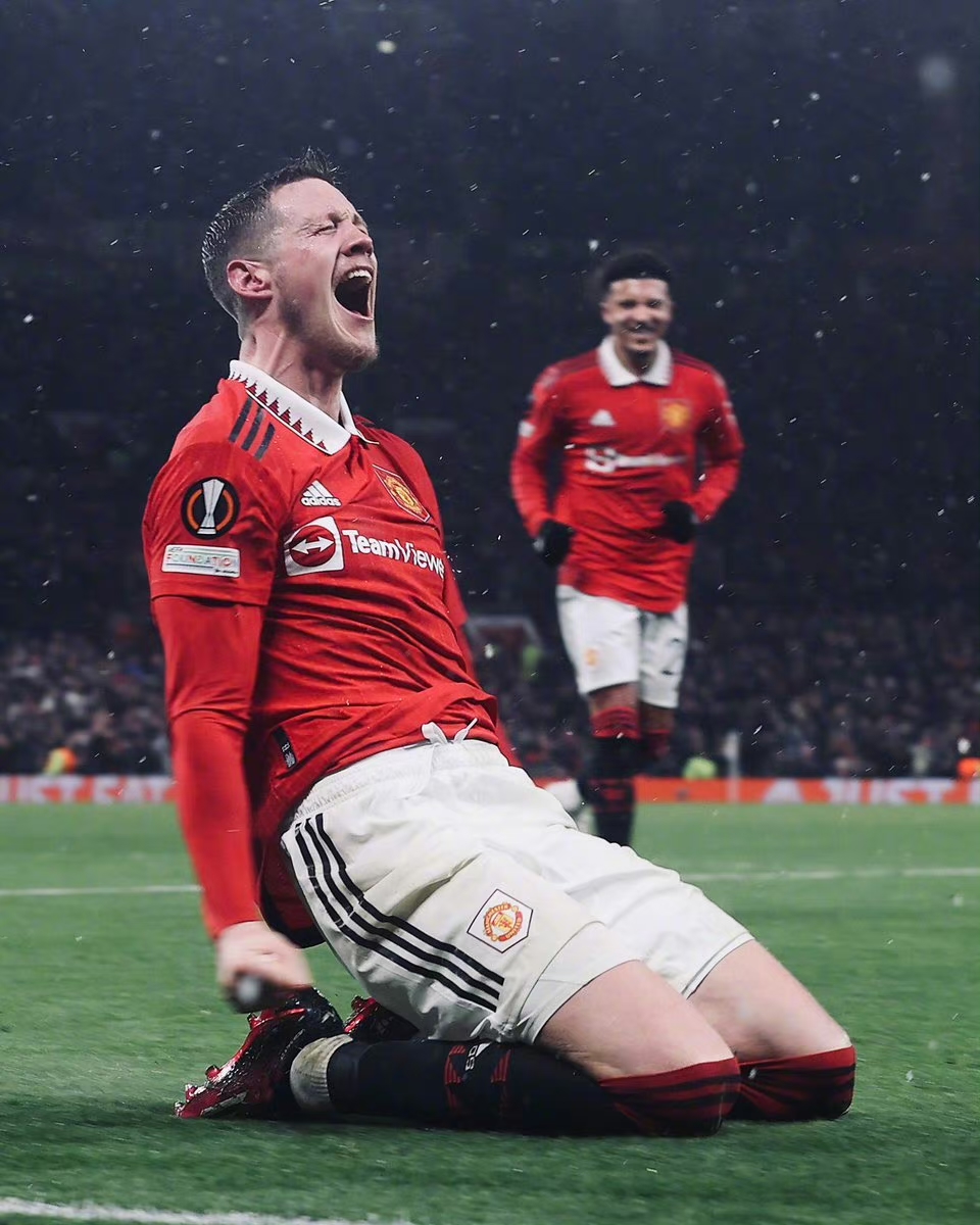 世俱杯官网-沃特福德球员身手不凡,锋线火力十足