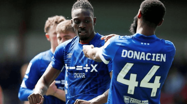 沃特福德球员身手不凡,锋线火力十足 沃特福德球员身手不凡,锋线火力十足