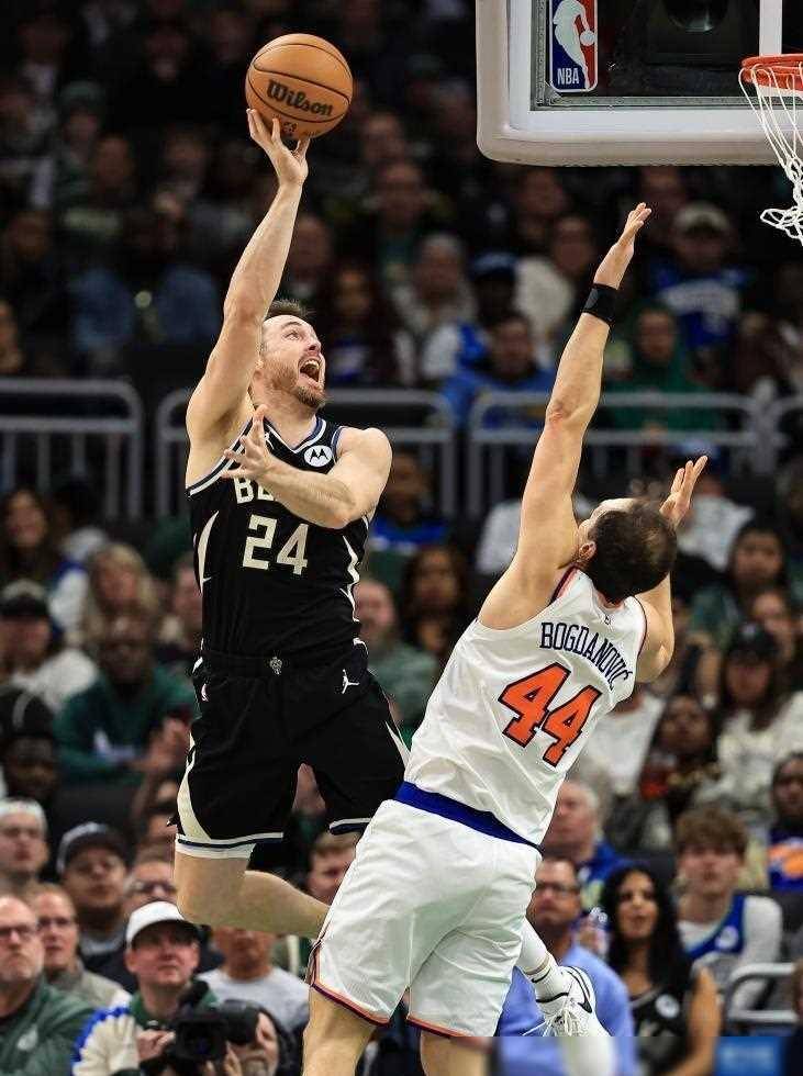 世俱杯决赛-雄鹿主场不敌尼克斯