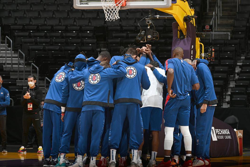 世俱杯官网-快船战胜骑士，哈雷尔取得高效得分