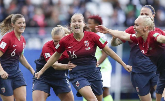 芬兰队在点球战中淘汰挪威，成功晋级下一轮