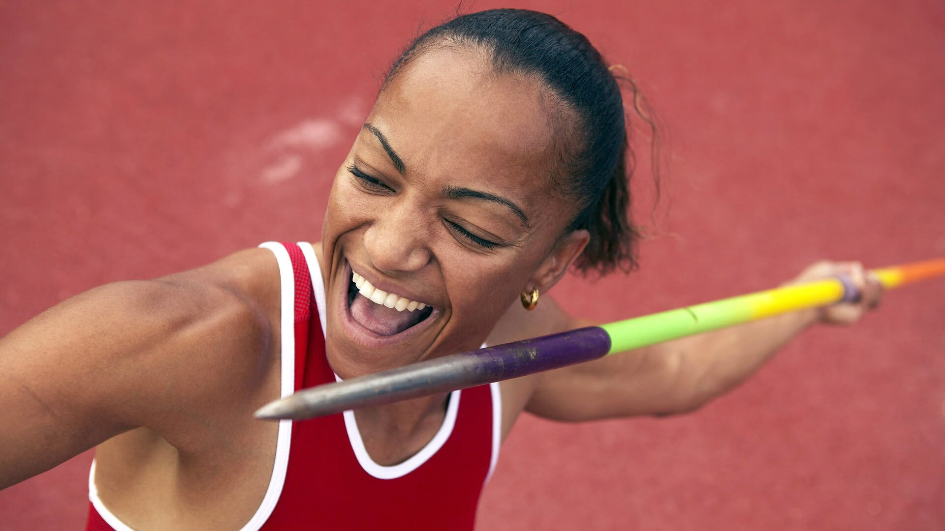 当NBA季后赛的喧嚣遇上突尼斯生死战，一场跨越时空的篮球启示录