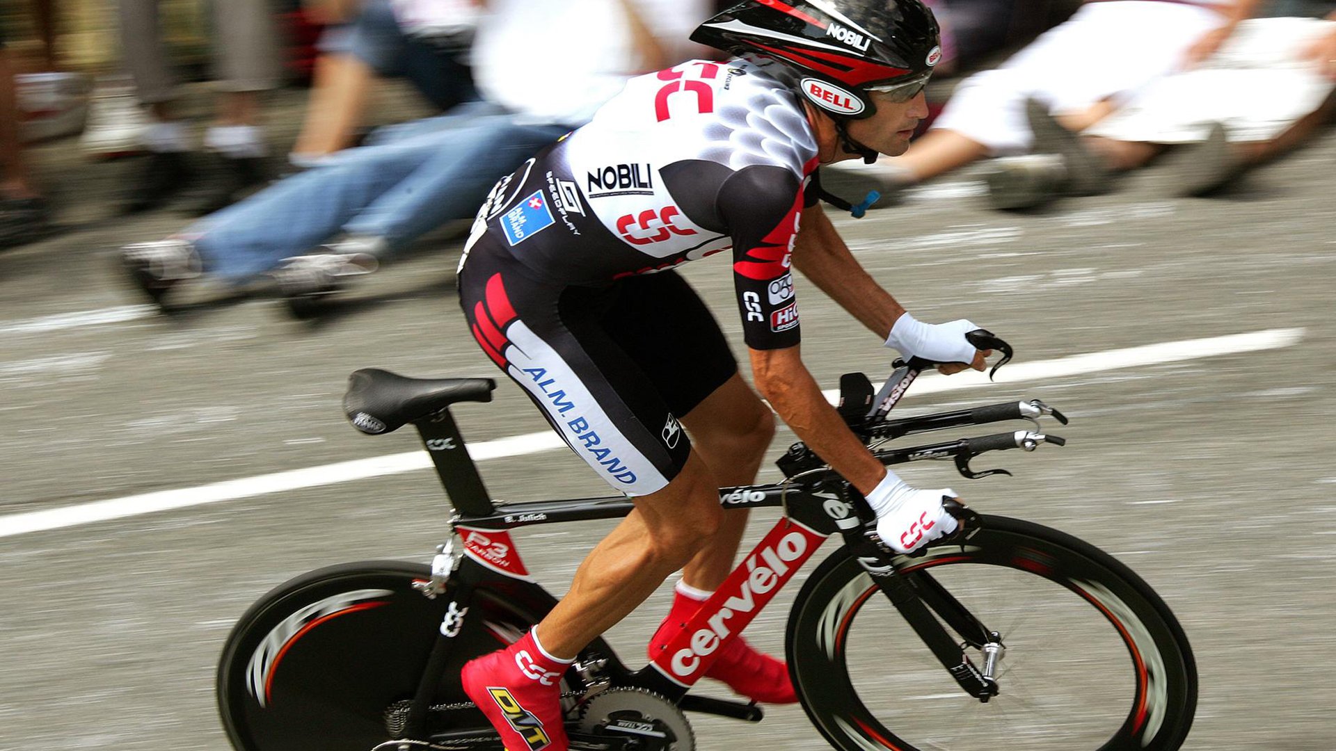 世俱杯2025-东欧风暴与东方突破,当德国铁骑碾过泰拳旋风,石宇奇在纪录墙上刻下新刻度