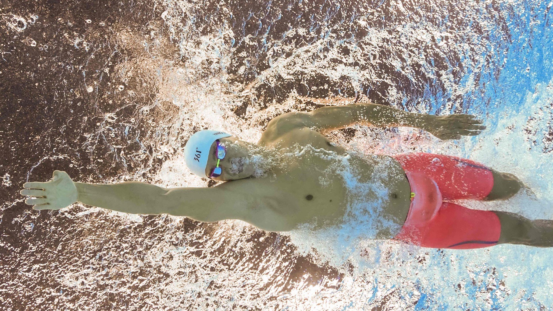 不是群星闪耀,是星门洞开,皇马撕碎黄黑云层的唯一真理