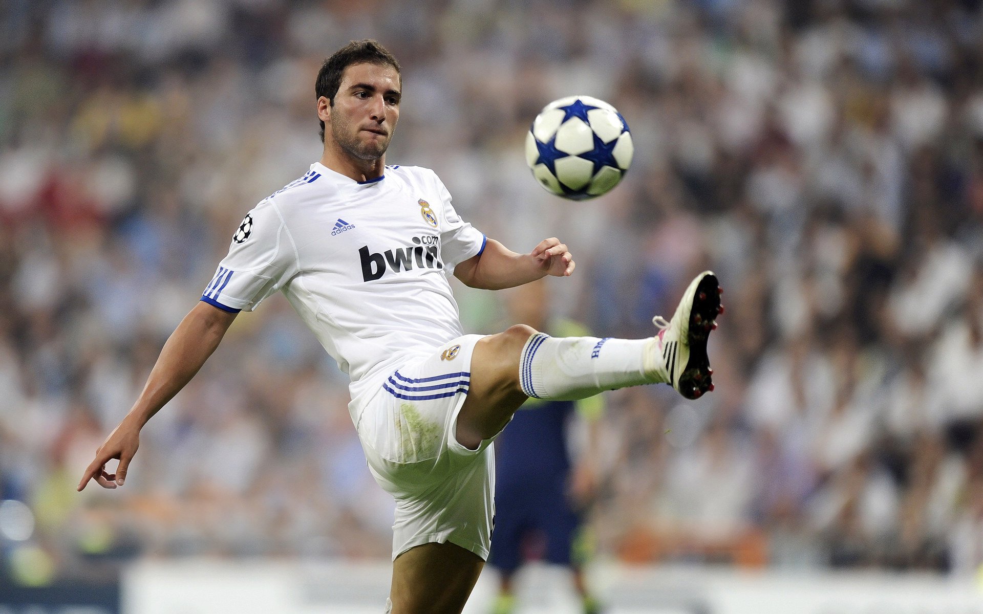 世俱杯分组-破壁之战,李梓嘉单骑定江山,印度羽球改写亚洲旧序